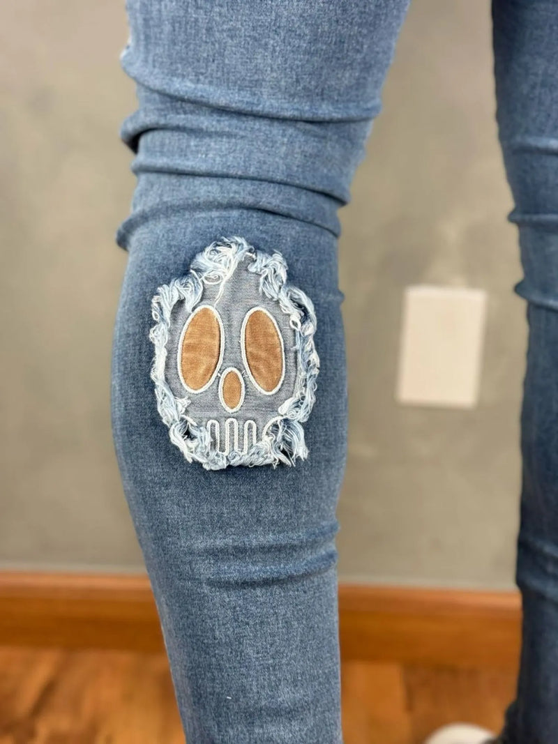 Calça Jeans Masculina Premium Skinny Detalhe Patche Caveira
